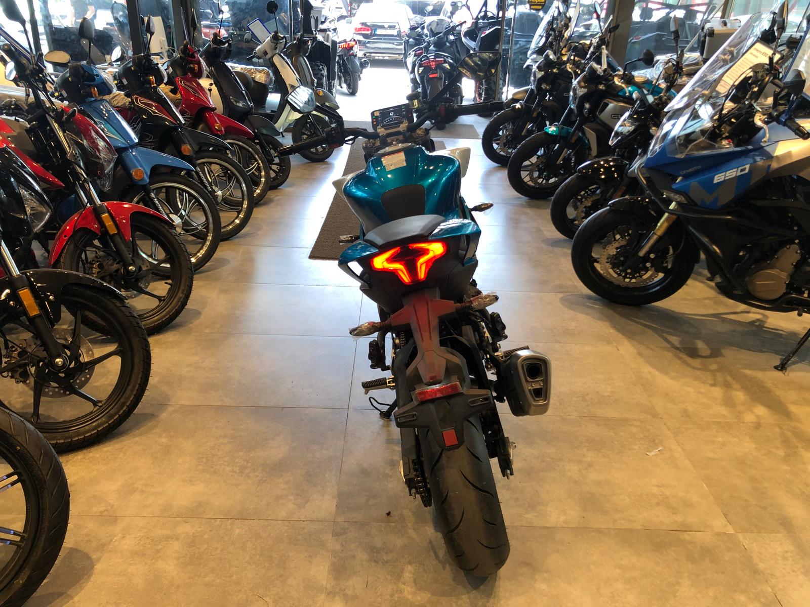 CF MOTO 450 NK 2026 MODEL BEYAZ/MAVİ RENK - Görsel 6