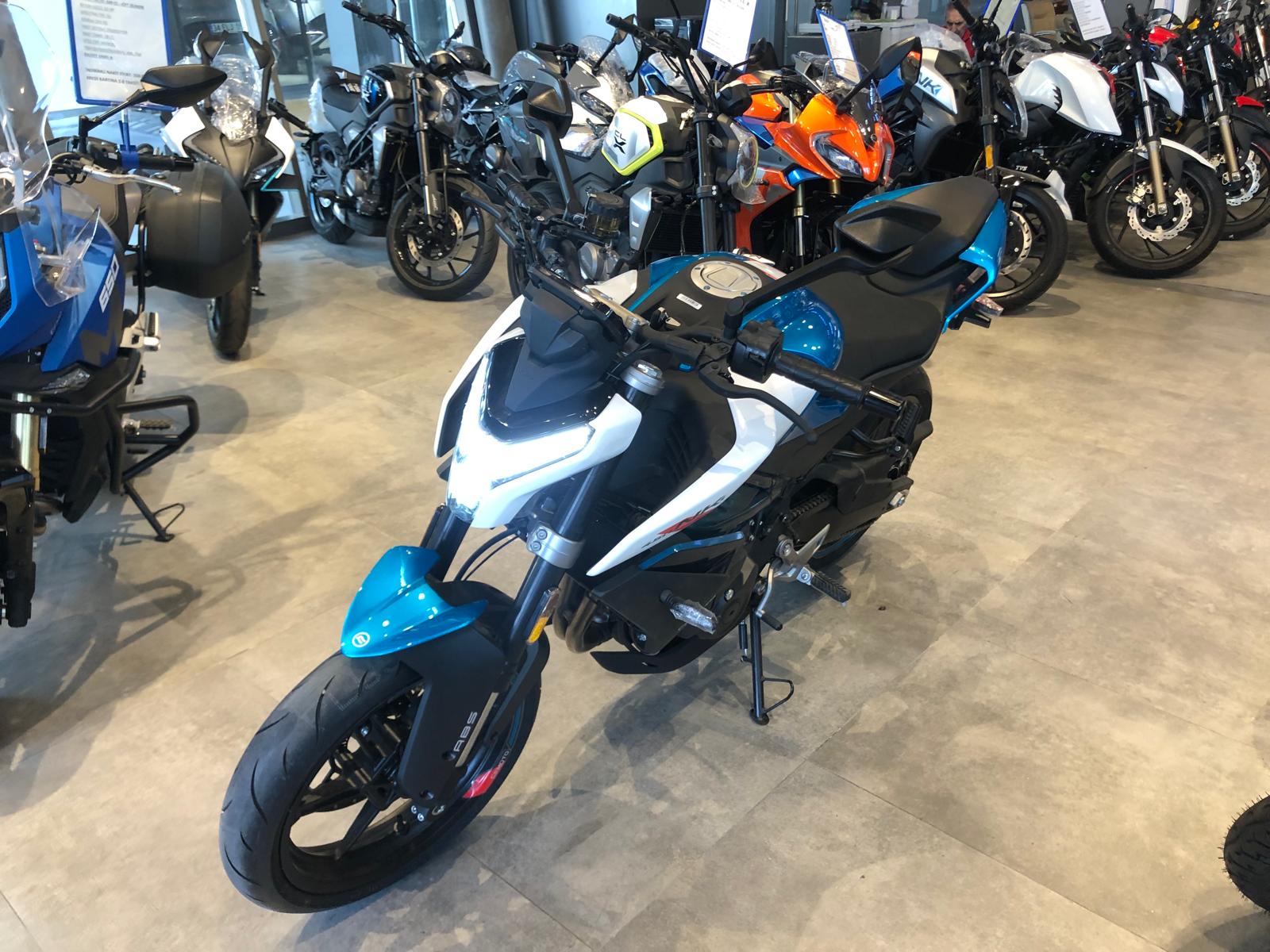 CF MOTO 450 NK 2026 MODEL BEYAZ/MAVİ RENK - Görsel 5
