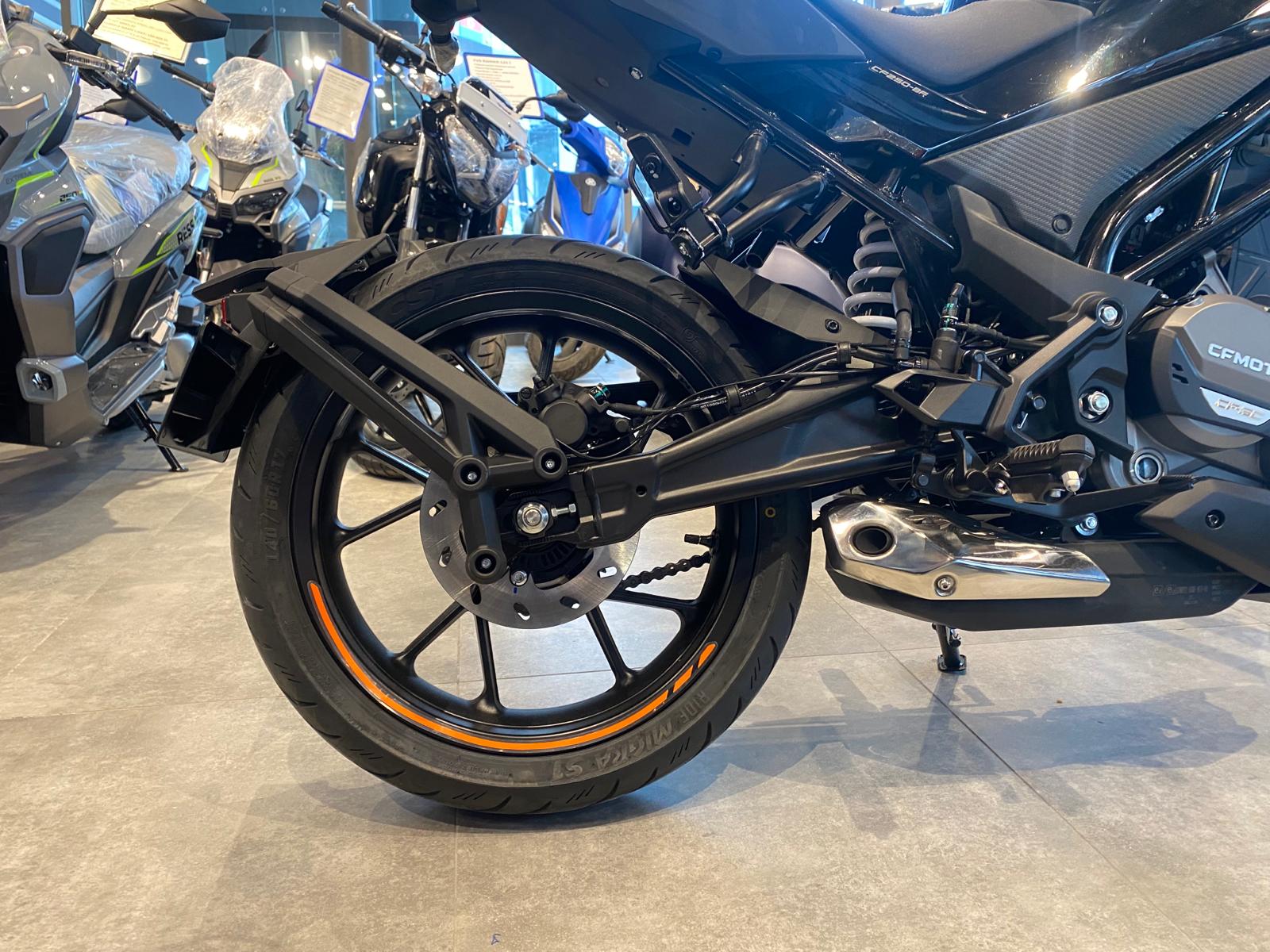 CF MOTO 250 NK 2026 MODEL SİYAH RENK - Görsel 16