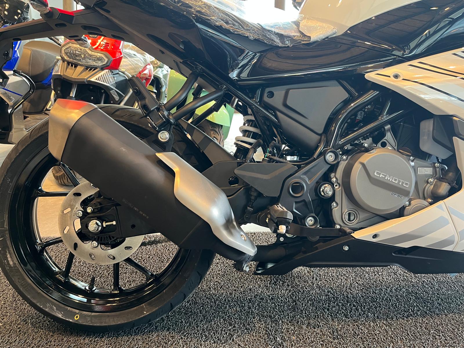 CF MOTO 250 SR 2026 MODEL BEYAZ RENK - Görsel 5