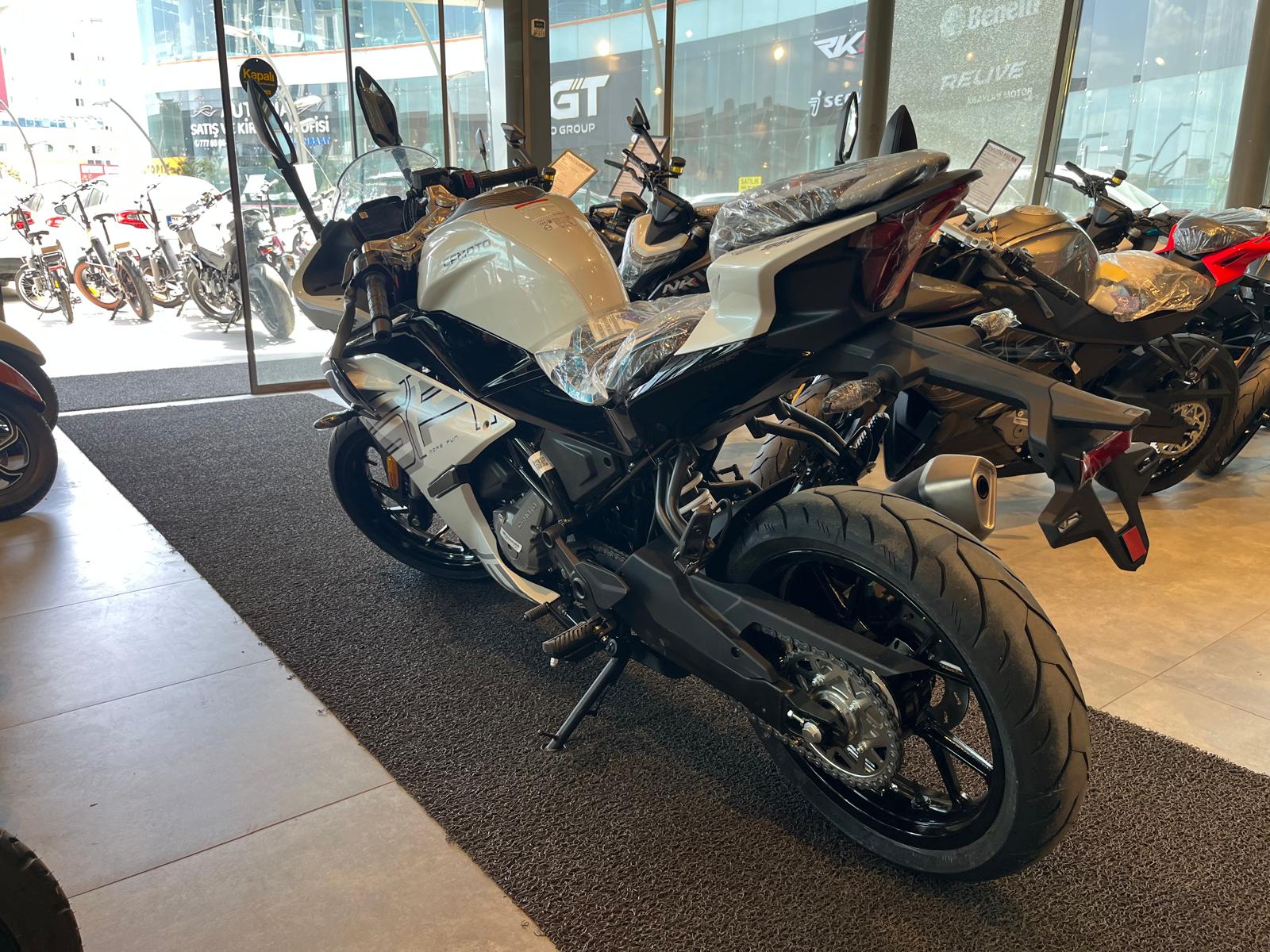 CF MOTO 250 SR 2026 MODEL BEYAZ RENK - Görsel 11