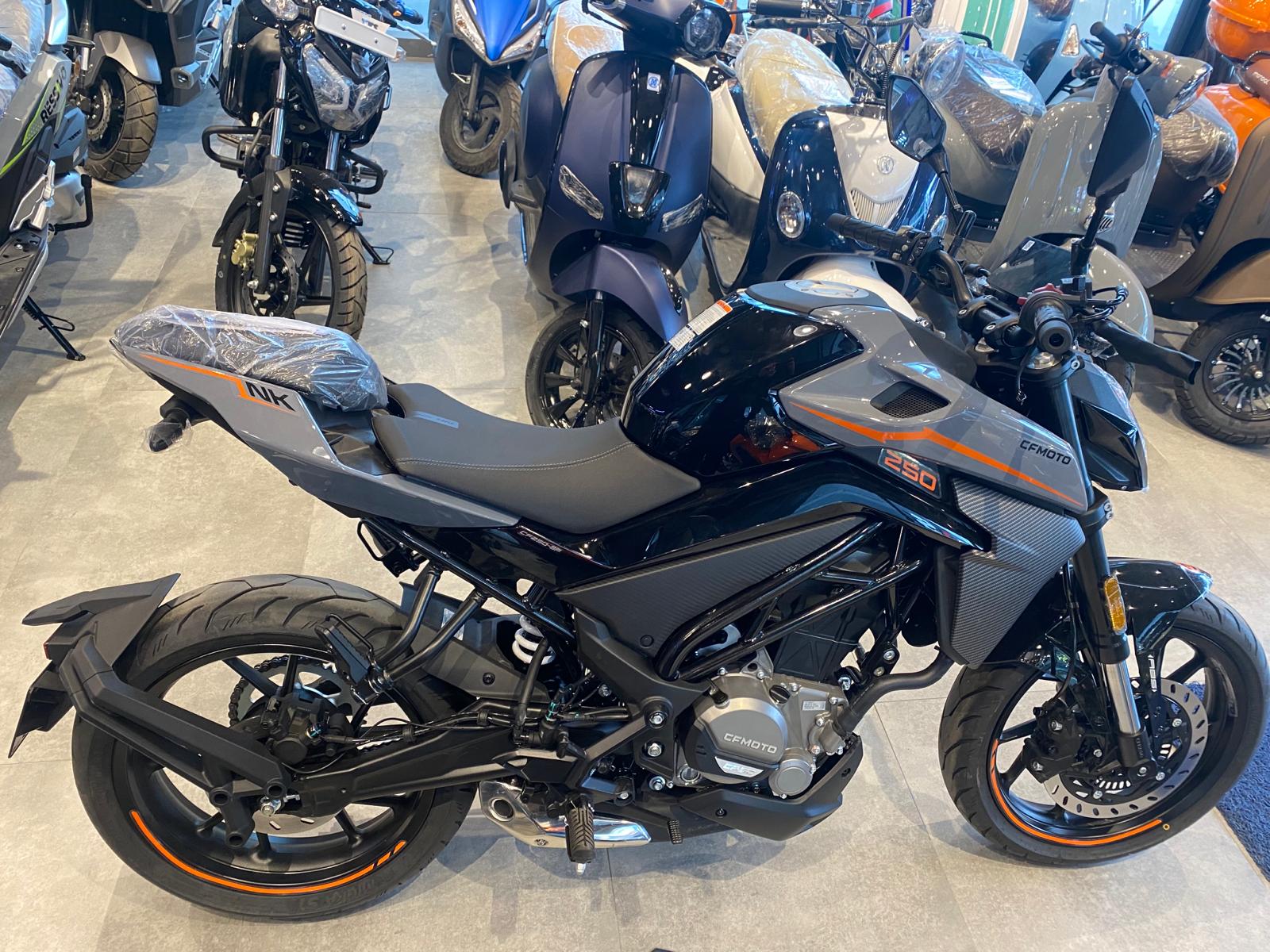 CF MOTO 250 NK 2026 MODEL SİYAH RENK - Görsel 12