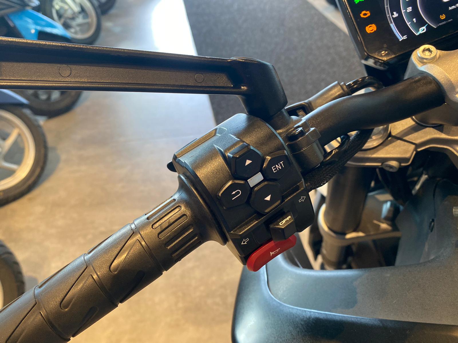 CF MOTO 450 NK 2026 MODEL BEYAZ/GRİ RENK - Görsel 12