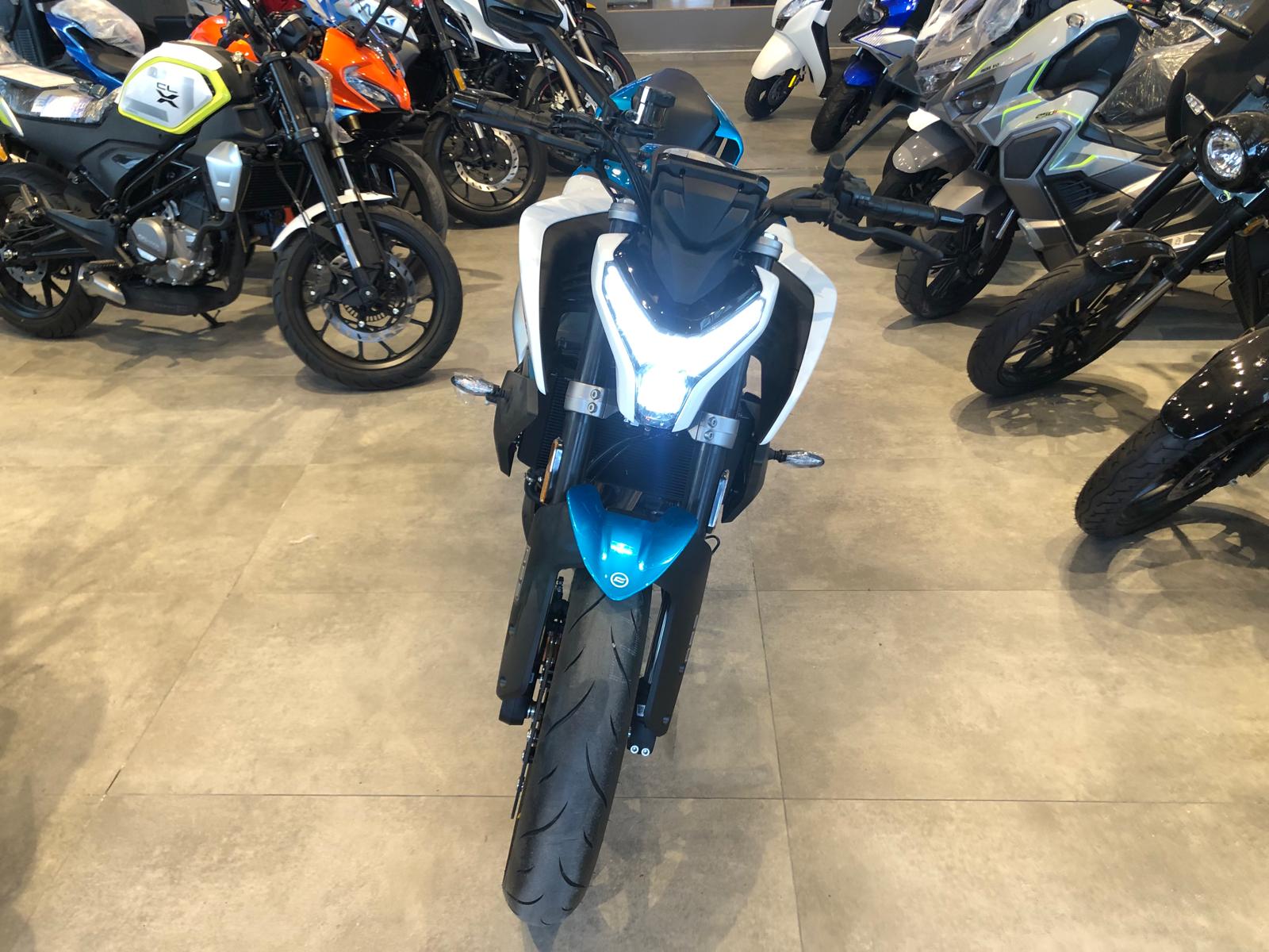 CF MOTO 450 NK 2026 MODEL BEYAZ/MAVİ RENK - Görsel 4