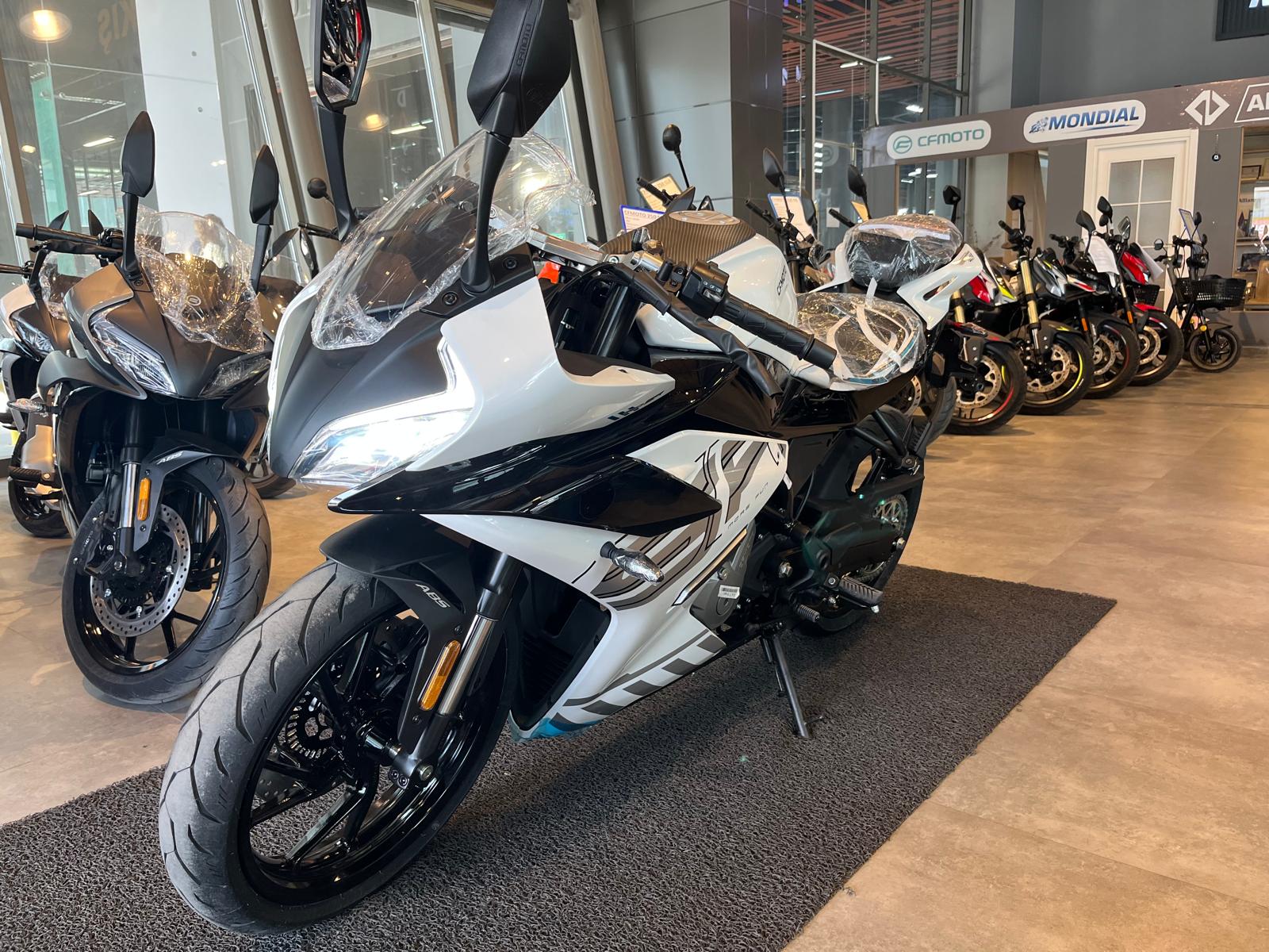CF MOTO 250 SR 2026 MODEL BEYAZ RENK