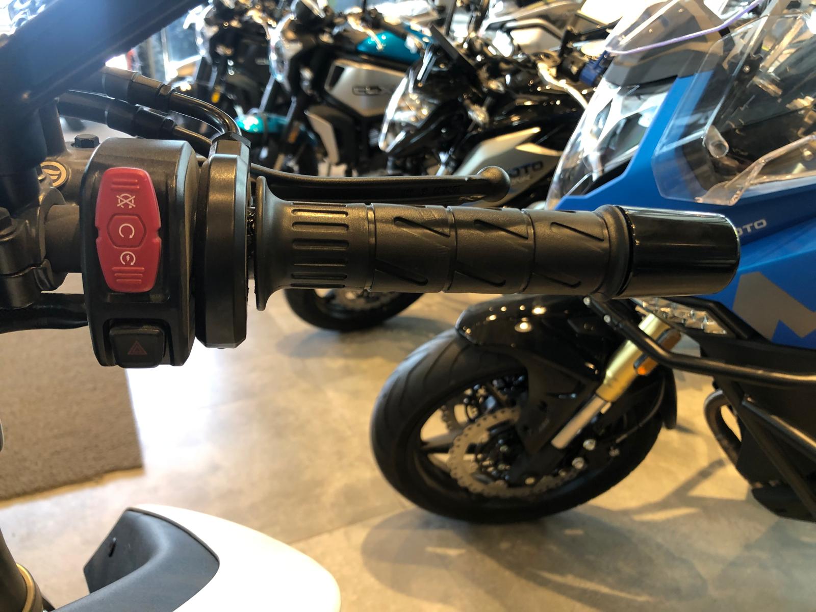 CF MOTO 450 NK 2026 MODEL BEYAZ/MAVİ RENK - Görsel 20