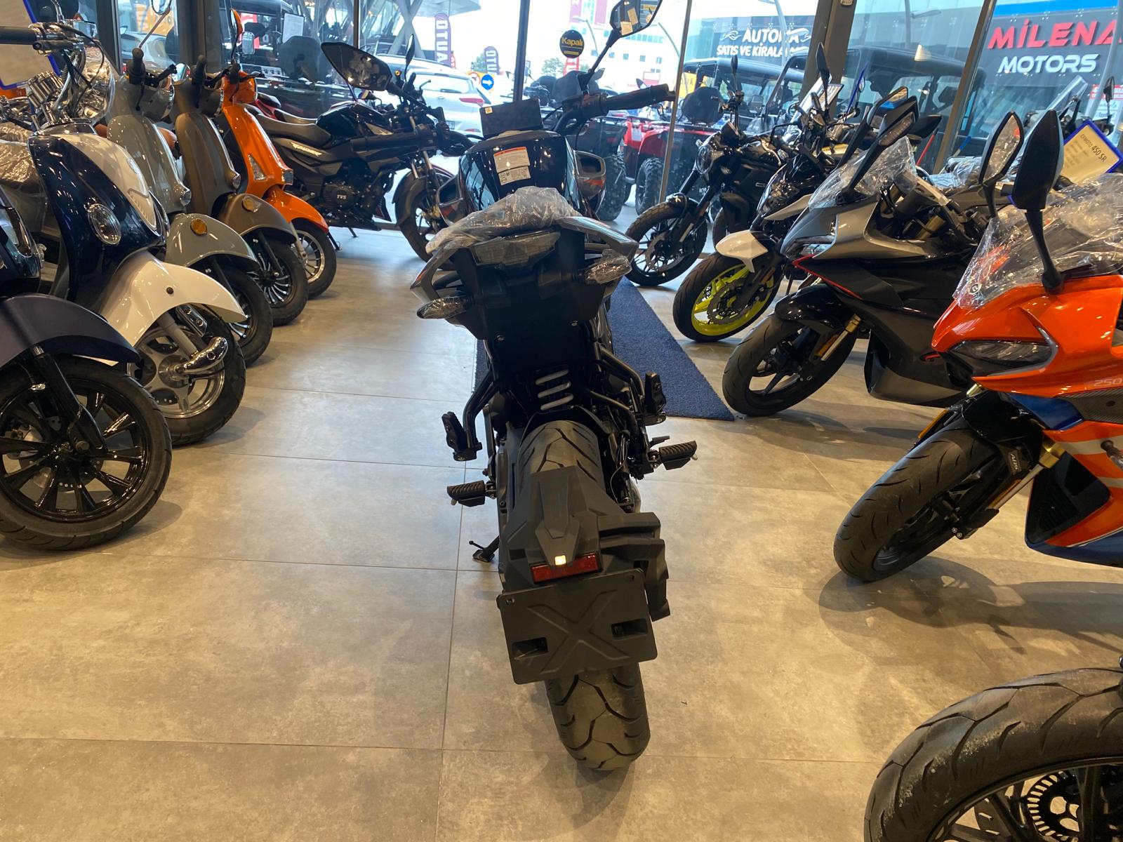 CF MOTO 250 NK 2026 MODEL SİYAH RENK - Görsel 6
