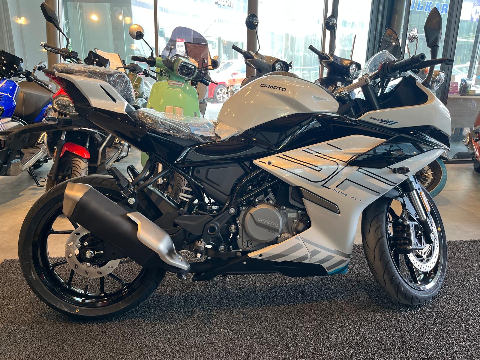CF MOTO 250 SR 2026 MODEL BEYAZ RENK - Görsel 13