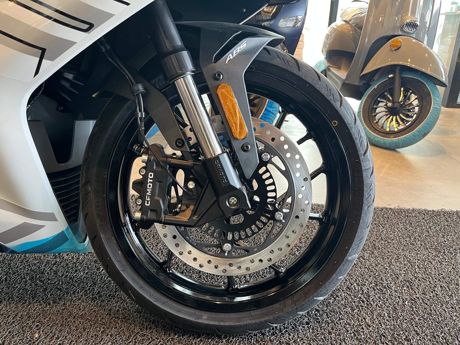 CF MOTO 250 SR 2026 MODEL BEYAZ RENK - Görsel 4